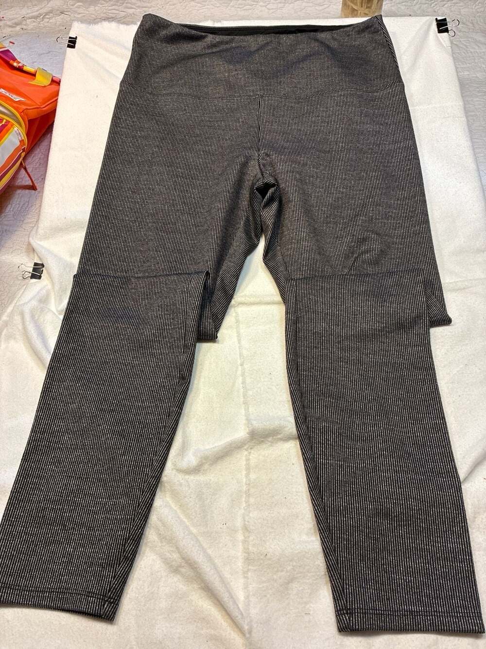 Lyssé New York Pinstripe High Waist Leggings Size Large